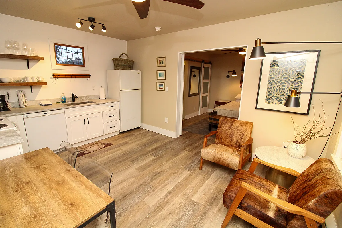 Building Photo - 375 Weaverville Rd #2