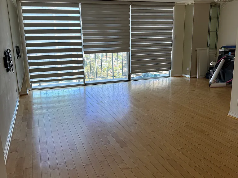 10747 Wilshire Blvd #1 — Photo 2