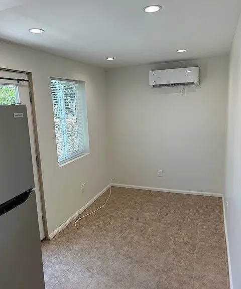 living/dining room area