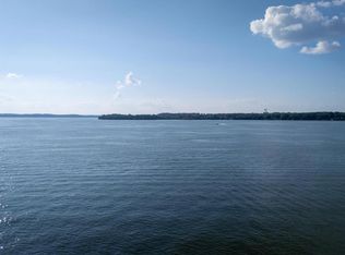 817 Farwell Dr, Madison, WI 53704