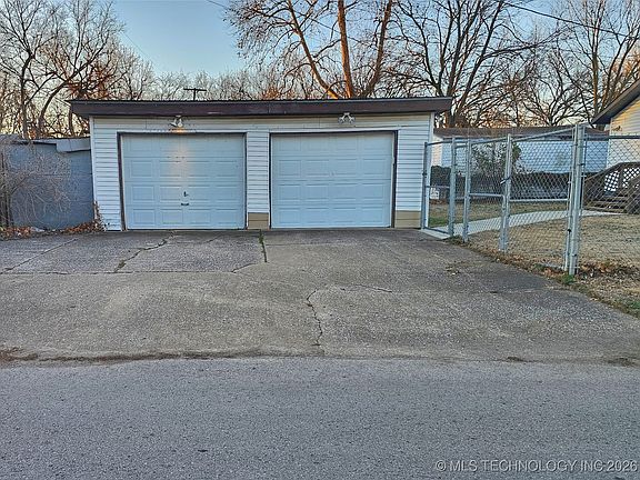 5th image of 2149 N Delaware Pl
