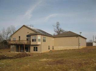 20 Country Ln, Eldon, MO 65026