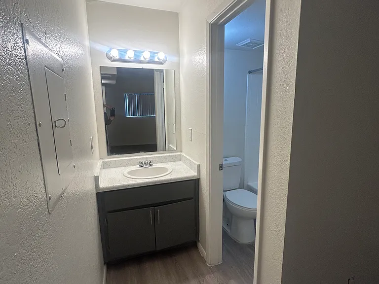 The Grove Apartments — Photo 5