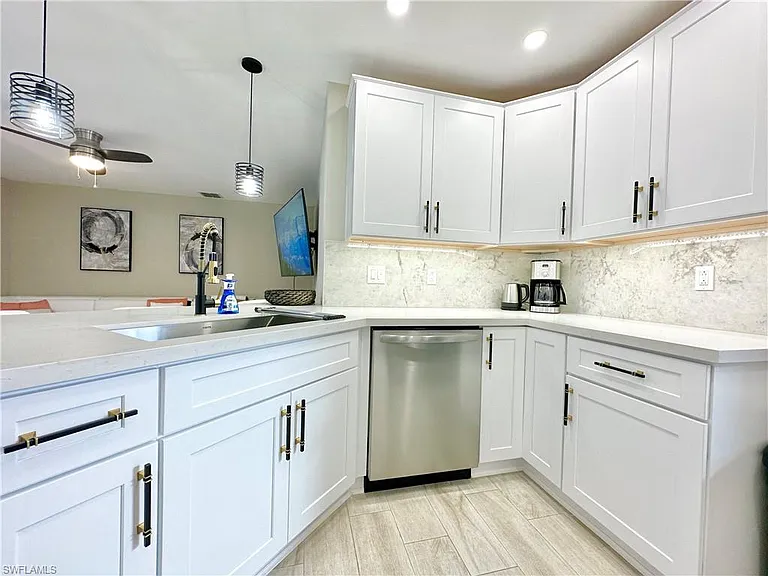 3639 Kent Dr — Photo 17