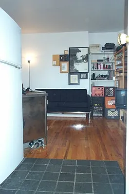 Rented by Tower Brokerage | media 52