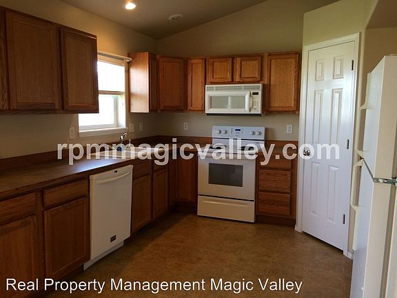 4th image of 1410 Cayuse Creek Dr