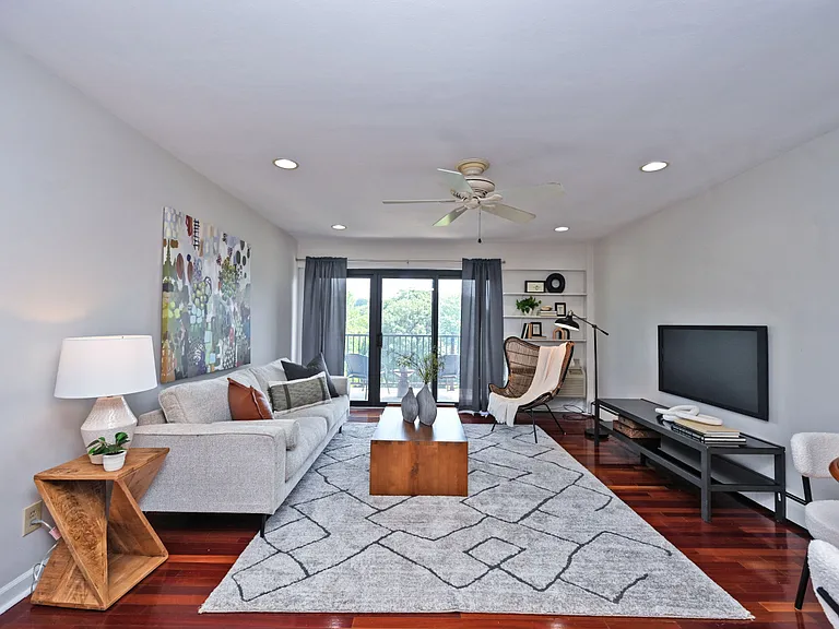 1815 William Howard Taft Rd #701 — Photo 14