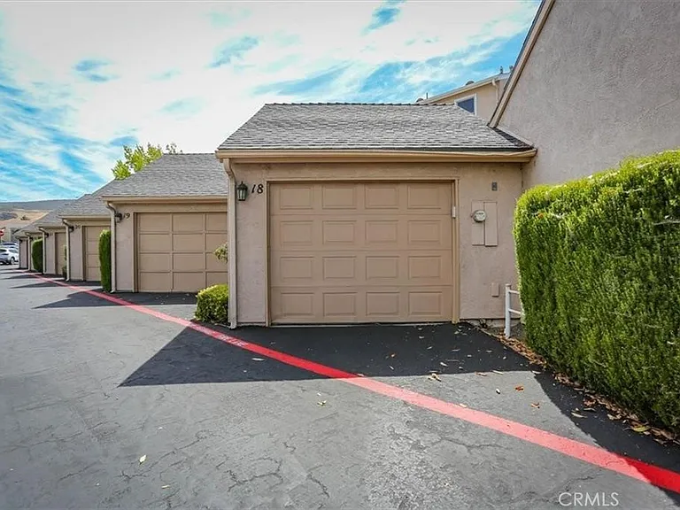 1106 Oceanaire Dr #18 — Photo 2