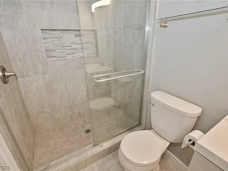 747 Canyon Crest Dr — Photo 43