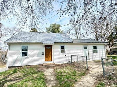 2011 Iowa Ave, Clinton, IA, 52732