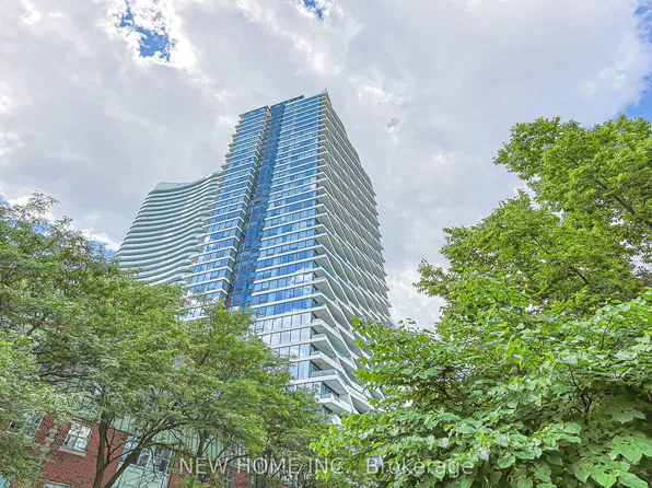 85 Wood St #3303, Toronto, ON M4Y 0E8
