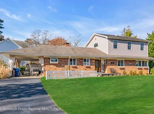 250 Cliftwood Rd, Oakhurst, NJ 07755