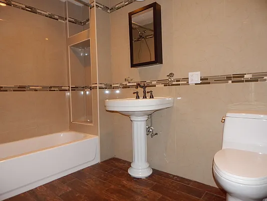 Rented by Realty Collective | media 5