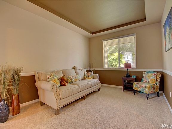 5th image of 3849 Southlake Dr SE