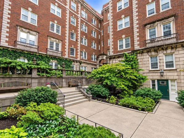 3 Arlington St APT 35, Cambridge, MA 02140