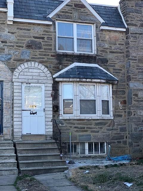 1st image of 1574 Devereaux Ave
