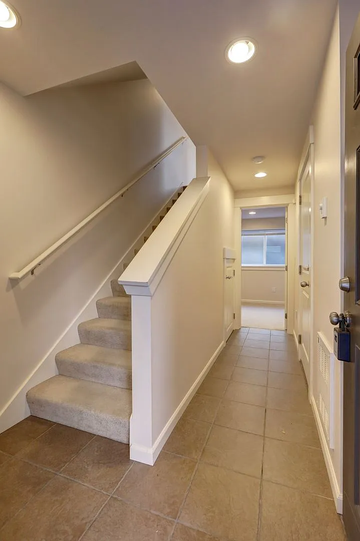 Northgate 3 Bedroom Townhouse in the Perfect Location! — Photo 3