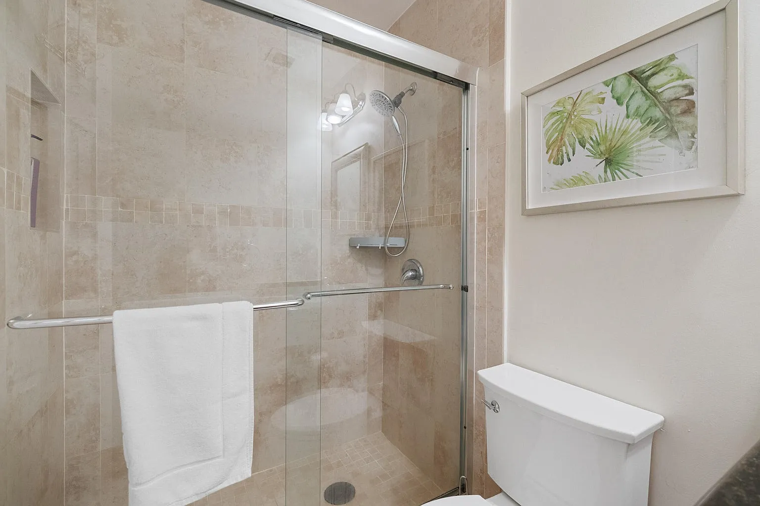 3 bed, 1870 sqft, $5,995 — Photo 4