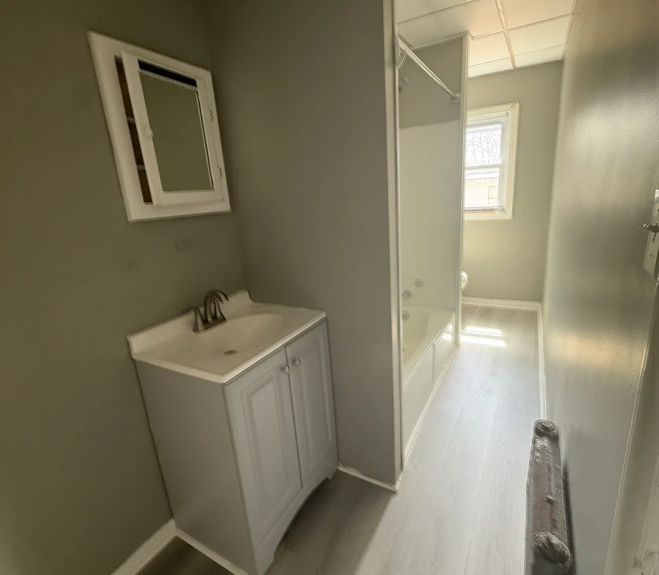 4 bed, $1,400 — Photo 2