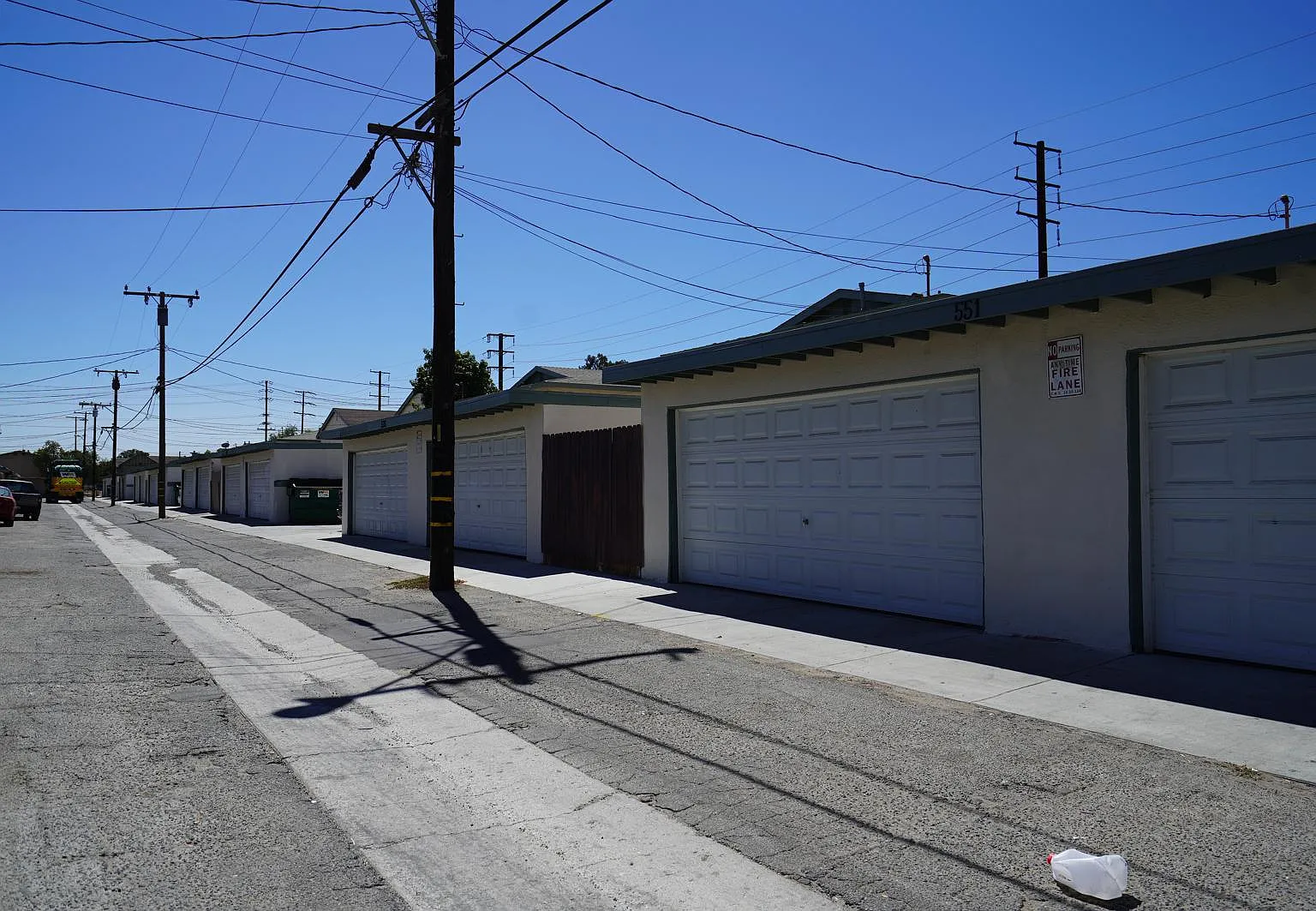 2 bed, 1.5 bath, 1072 sqft, $2,050 — Photo 3