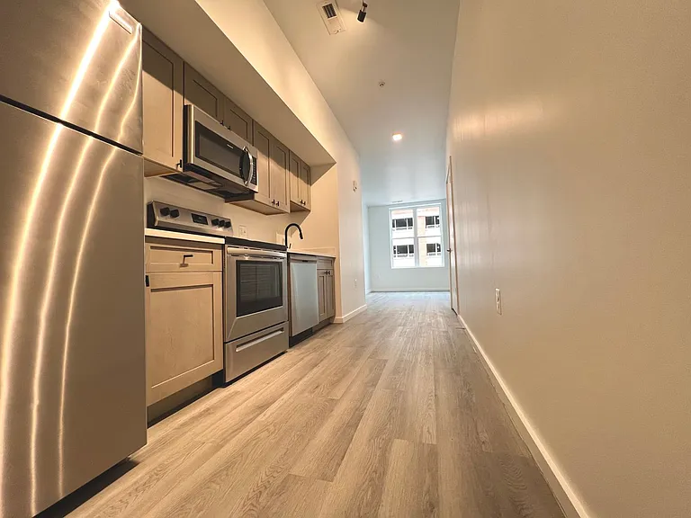 725 W Pratt St. — Photo 135