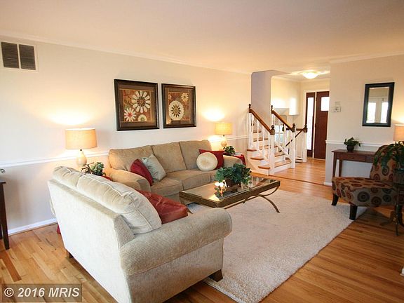 3rd image of 10513 Dillard Ct