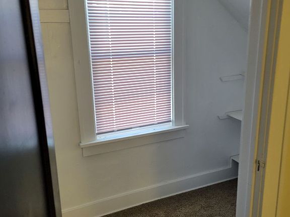 5th image of 300 Cypress Ave