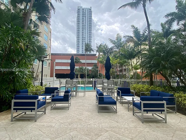 2000 N Bayshore Dr #1107 — Photo 31