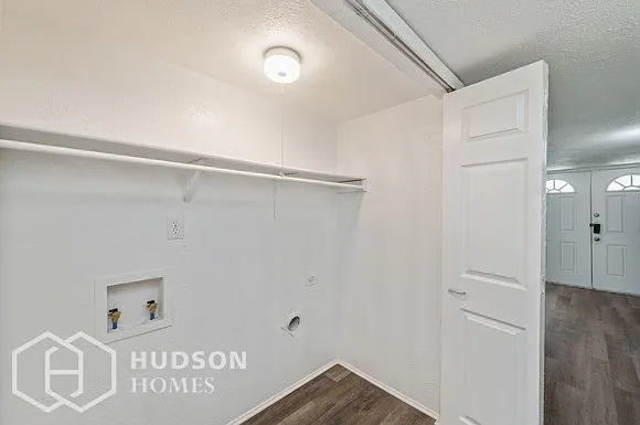 8609 Kensington Dr — Photo 14