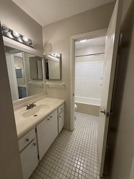 2 bed, 1.5 bath, 1200 sqft, $2,200 — Photo 3