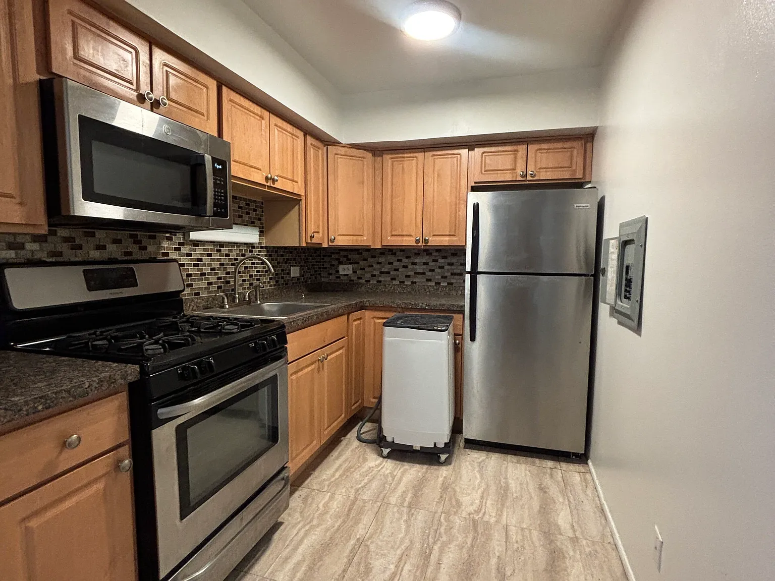 1 bed, 1.0 bath, $1,595 — Photo 1