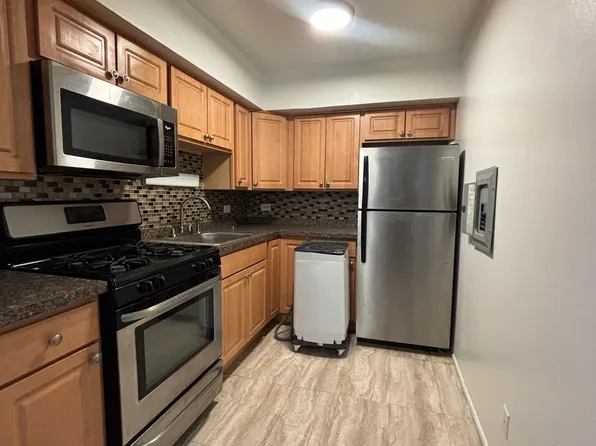 8503 Lotus Ave, Skokie, IL
