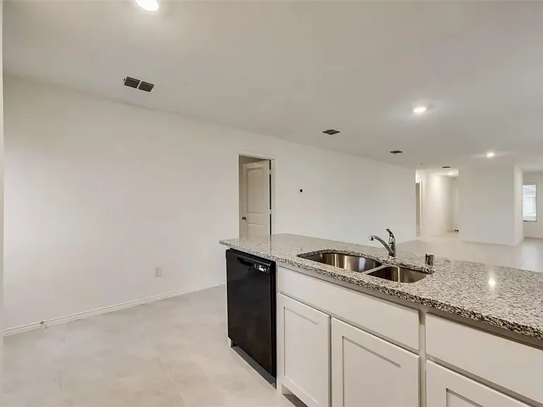 9724 Skyhawk Ave — Photo 8