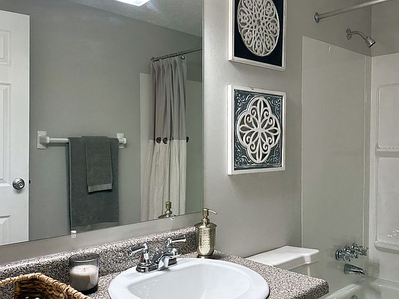 5th image of 1541 Barnes Dr E #1422