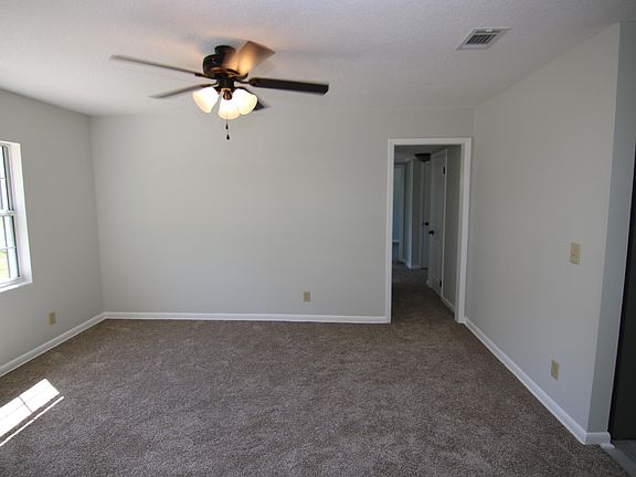 3rd image of 2433 Dolphin Ave