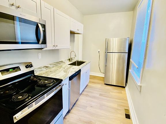 2nd image of 2411 Ludlow St #A