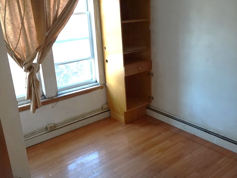 2nd image of 78-80 Hempstead Tpke Floor 78-2