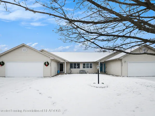 2948 Oaks Dr #12, Charlotte, MI 48813