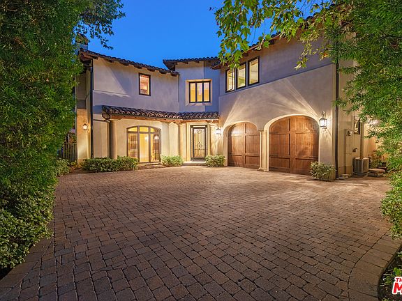 3rd image of 3053 N Beverly Glen Cir