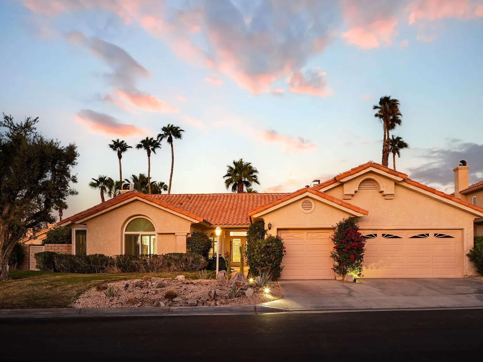 4 bed, 2552 sqft, $9,000 — Photo 3