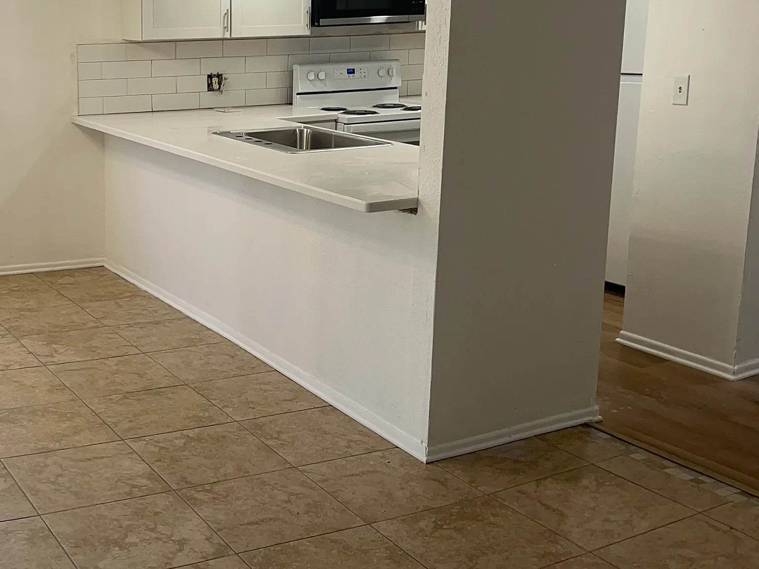 6901 Ian Ct — Photo 2