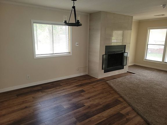 3rd image of 6306A Lakewood Dr