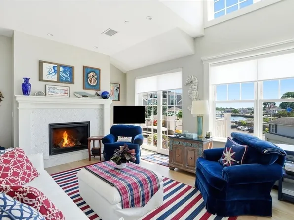 87 Elm St #321, Cohasset, MA 02025