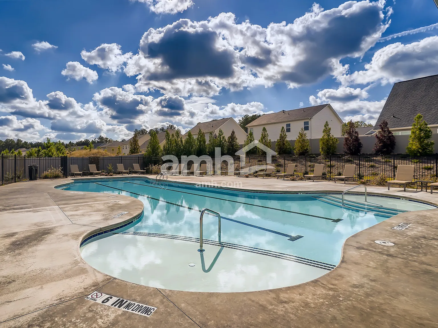 3 bed, 2.5 bath, 2037 sqft, $2,440 — Photo 4