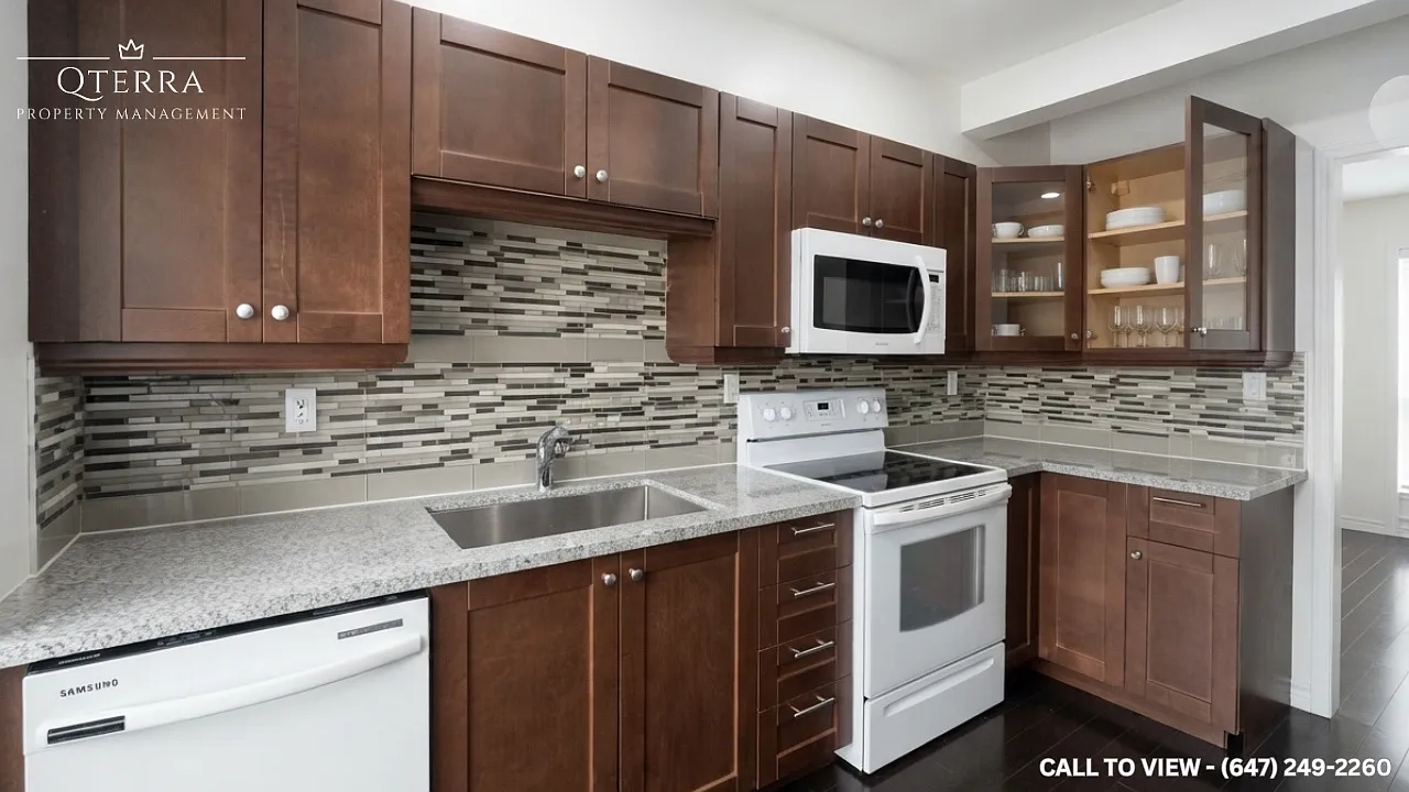 3 bed, 1.5 bath, 1300 sqft, $2,825 — Photo 2