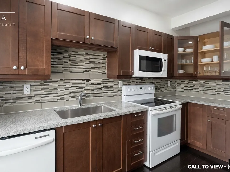 8 William Curtis Cir