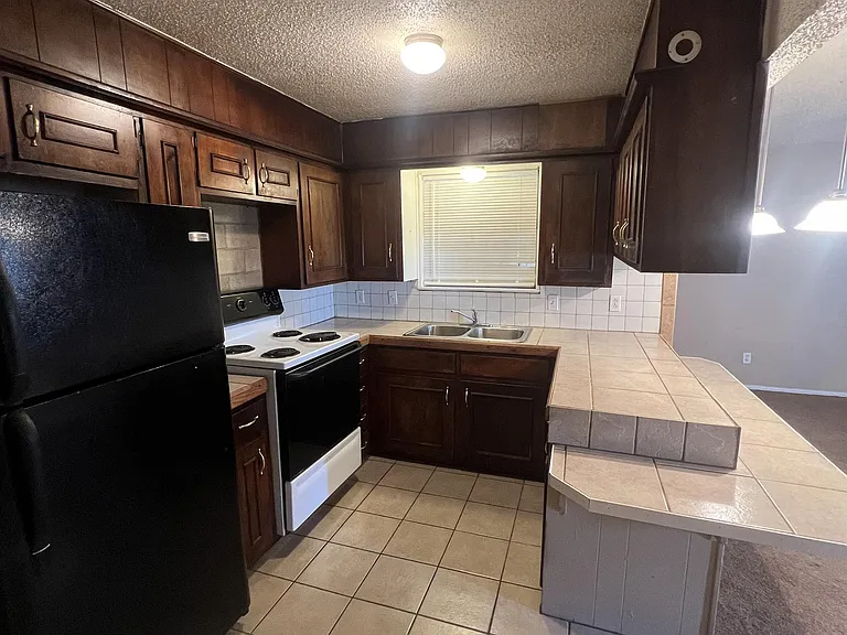 124 Temple Ave #5 — Photo 2