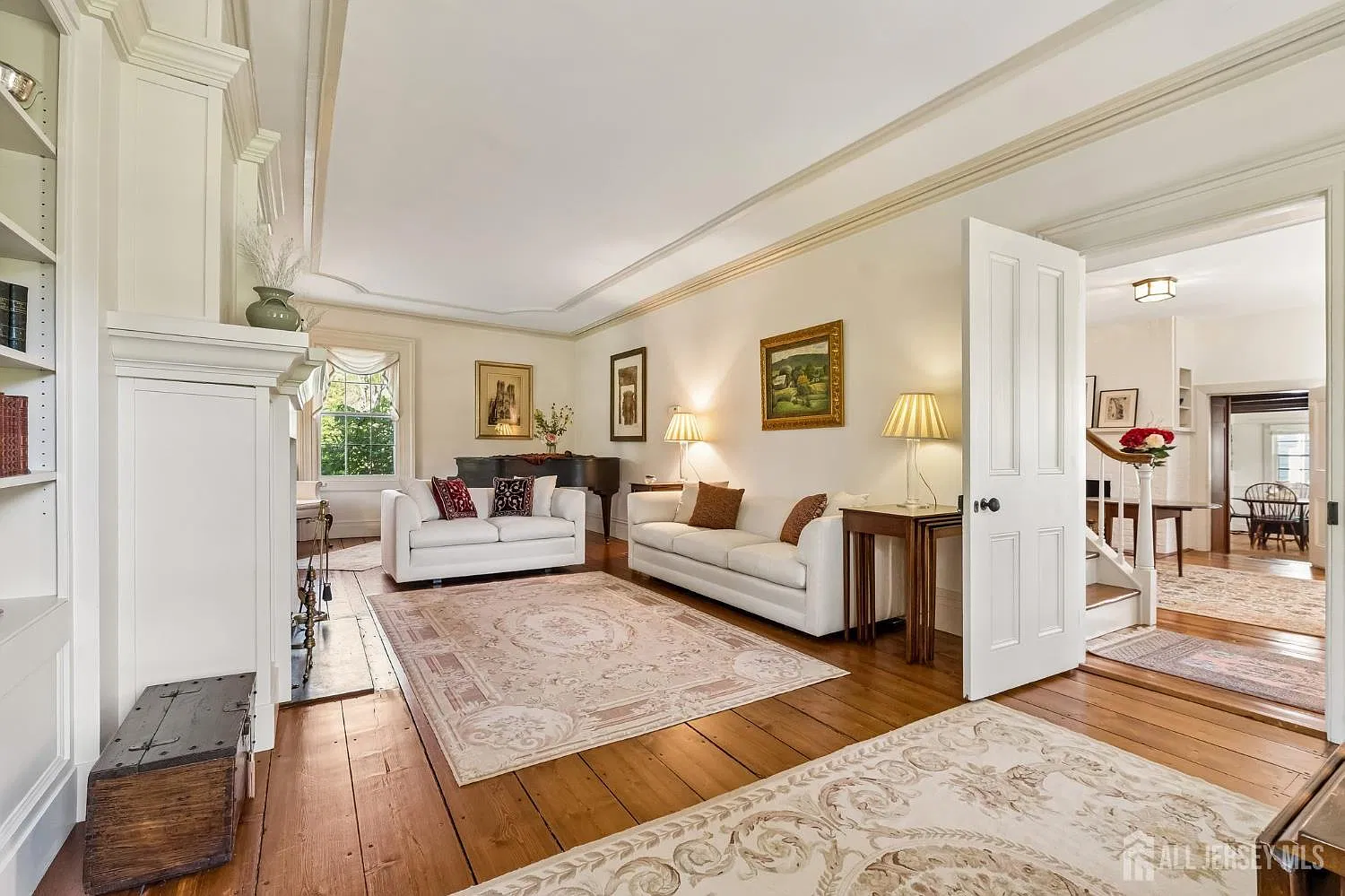 4 bed, 3.5 bath, 4236 sqft, $9,000 — Photo 4