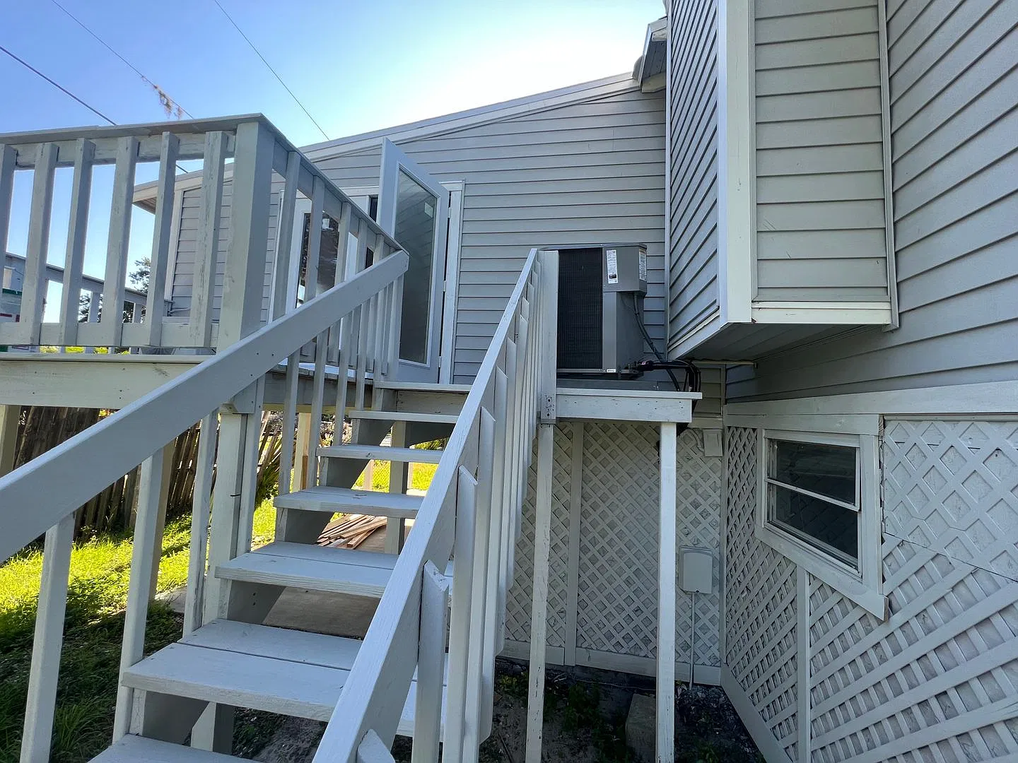 631 Harbor Ave — Photo 3