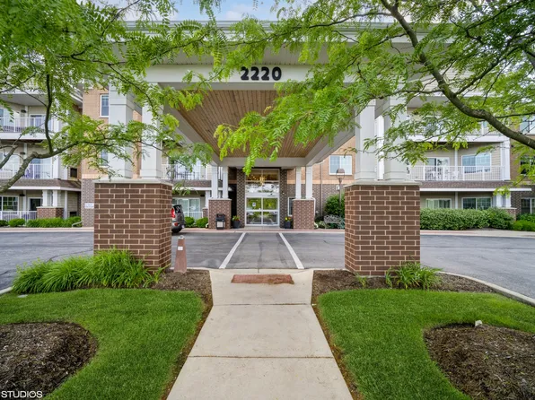 2220 Founders Dr APT 116, Northbrook, IL 60062